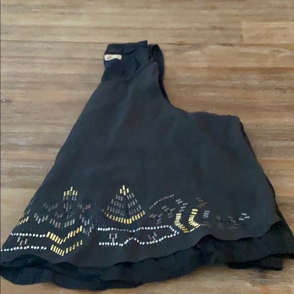 A-line chiffon front blouse with metallic stud - Picture 2 of 2